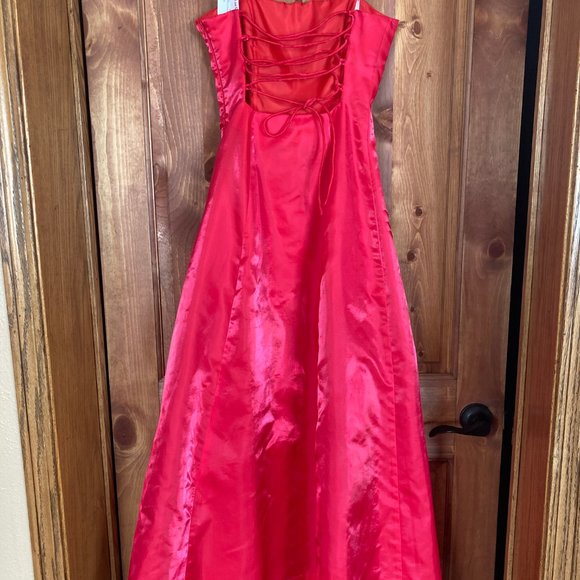 Morgan and Company - Strapless Red Ladies Prom Dress size 5/6 - Picture 4 of 7